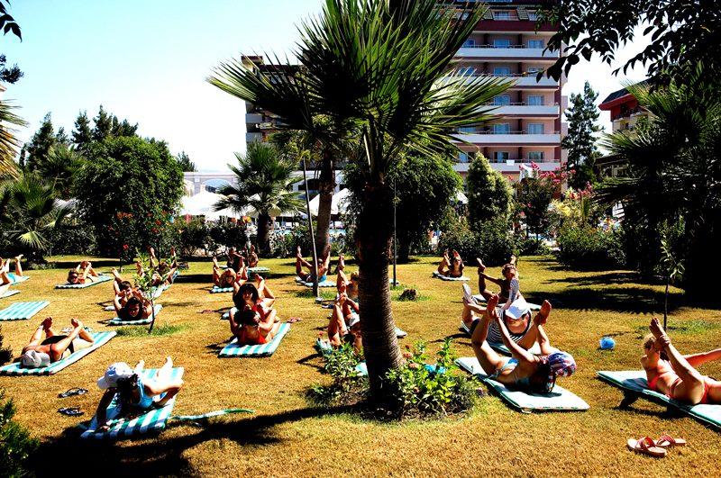 Holiday Garden Resort Окурджалар Екстериор снимка