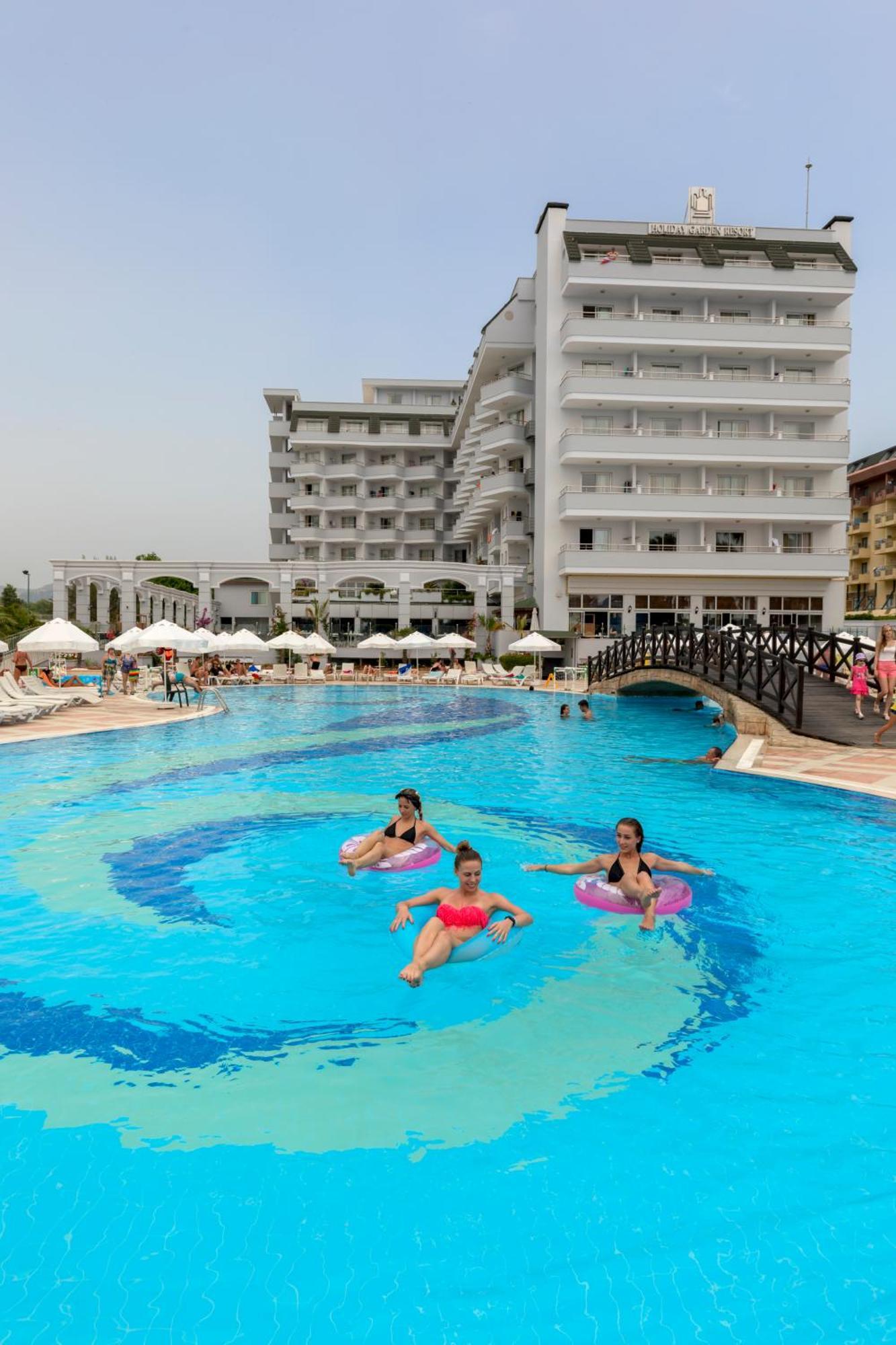 Holiday Garden Resort Окурджалар Екстериор снимка