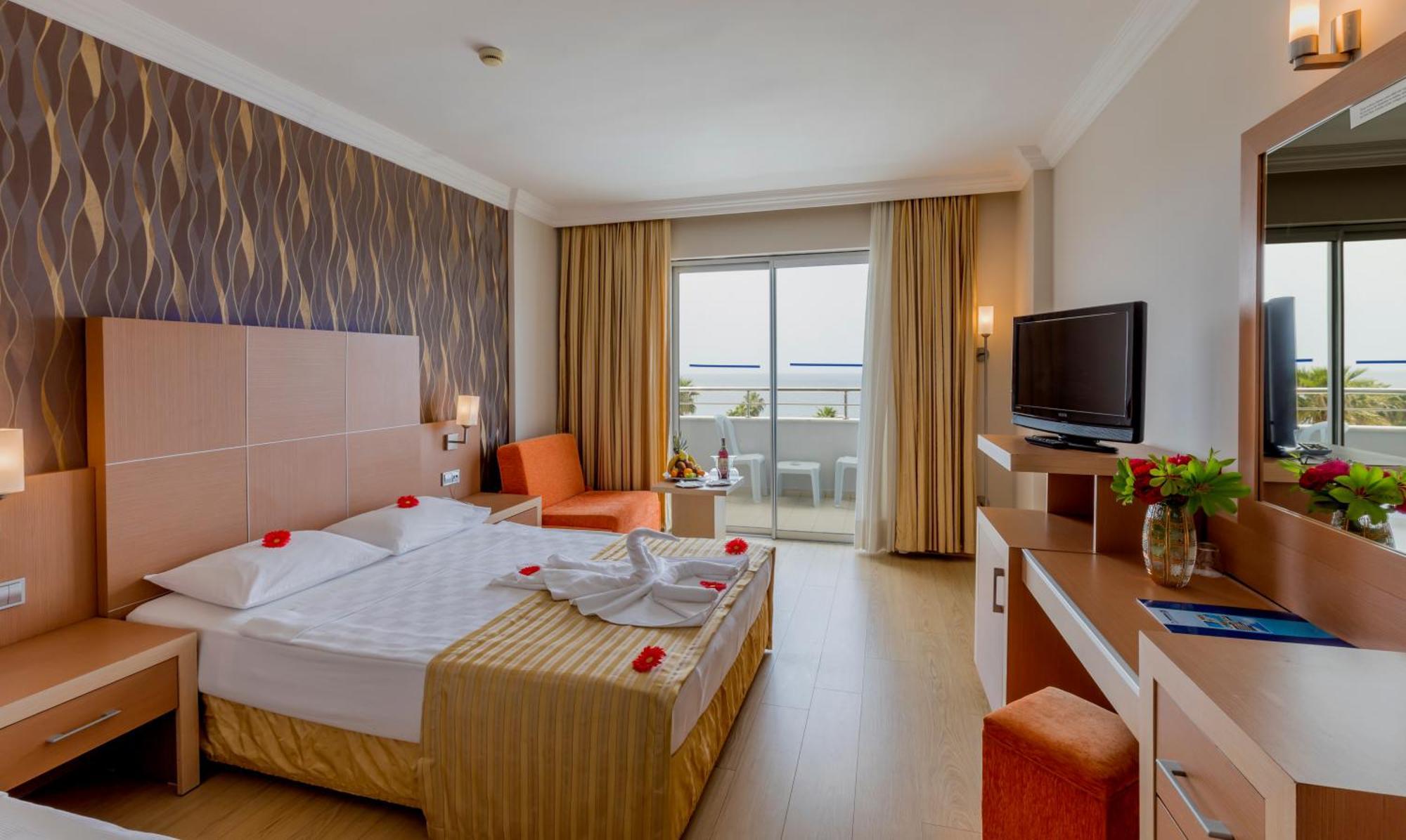 Holiday Garden Resort Окурджалар Екстериор снимка