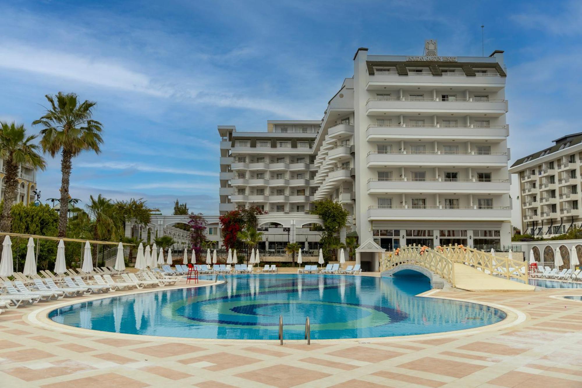 Holiday Garden Resort Окурджалар Екстериор снимка