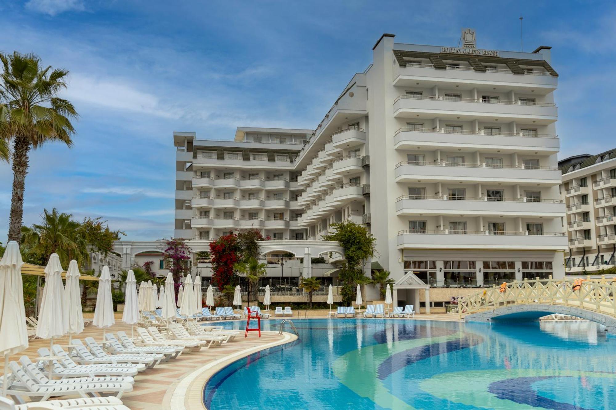 Holiday Garden Resort Окурджалар Екстериор снимка