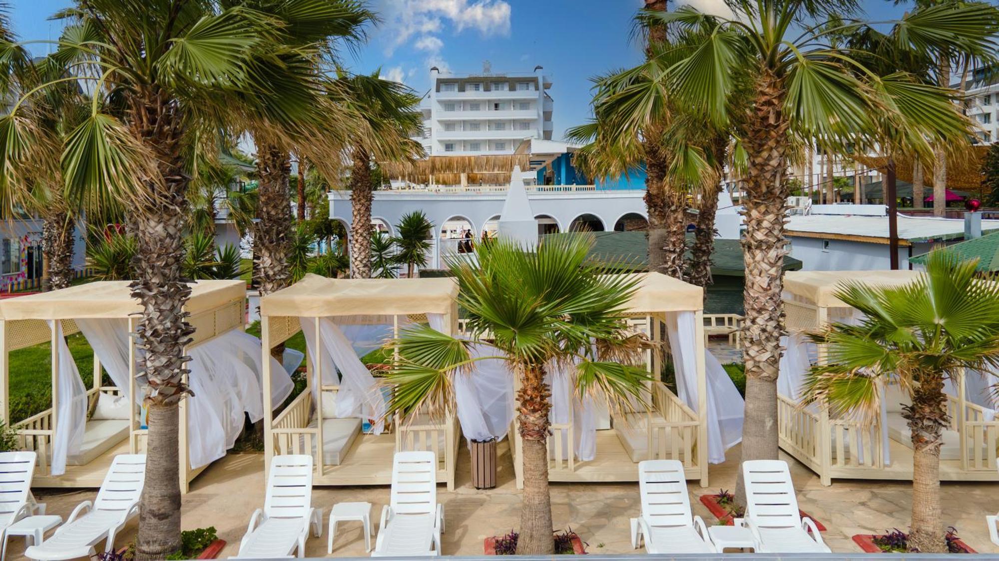 Holiday Garden Resort Окурджалар Екстериор снимка