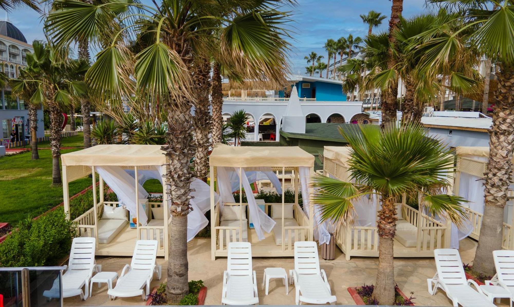 Holiday Garden Resort Окурджалар Екстериор снимка